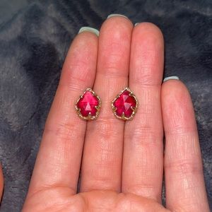 Kendra Scott Tessa stud earrings in maroon